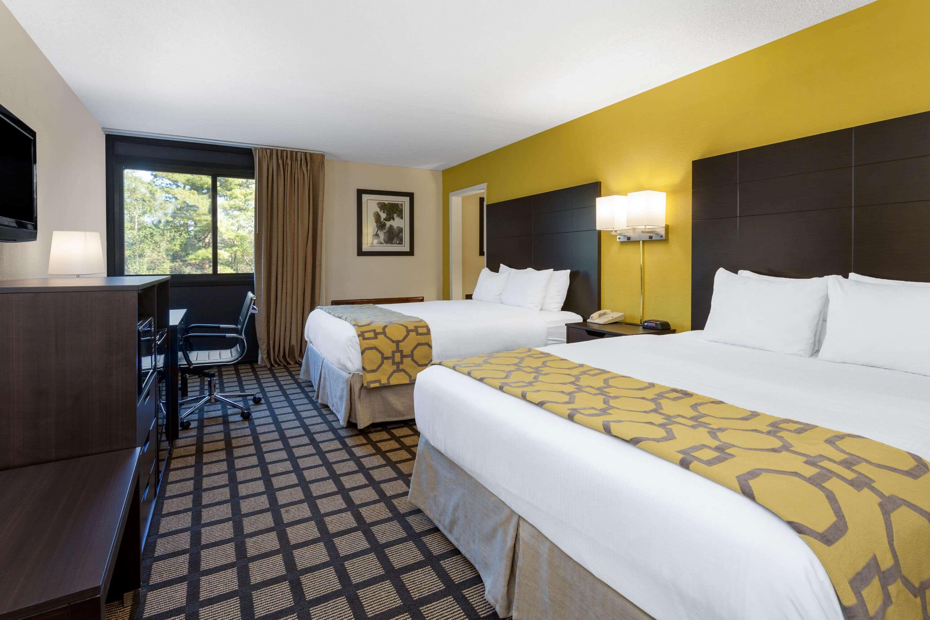 Baymont By Wyndham Queensbury/Lake George Экстерьер фото