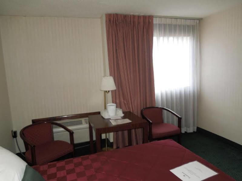 Baymont By Wyndham Queensbury/Lake George Экстерьер фото