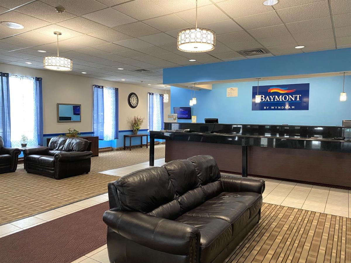 Baymont By Wyndham Queensbury/Lake George Экстерьер фото